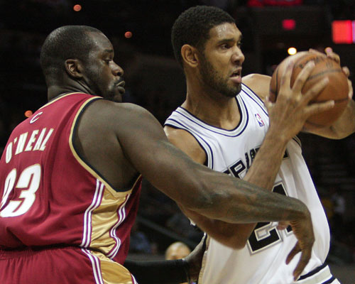 卫报：曼联对沃特金斯估价4000万至4500万镑，维拉要6000万镑（卫报：曼联仅估沃特金斯4000万-4500万英镑，维拉要价高达6000万英镑）