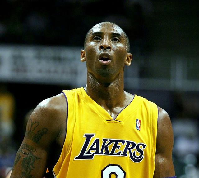 足球报：本土教练担纲国足主帅的可能性大增，邵佳一已报名（足球报：国足主帅本土化趋势明显，邵佳一已报名）