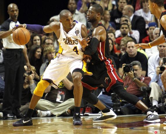 爱德华兹轰39分带队终结连败，统治末节独砍14分杀死比赛（爱德华兹砍下39分率队止连败，末节独取14分一锤定音）