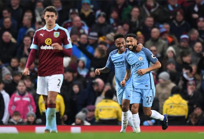 意外变阵！安东尼戴维斯坐镇五号位，解锁独行侠争胜关键优势（突发变阵！安东尼·戴维斯改打中锋，独行侠赢球关键优势被激活）