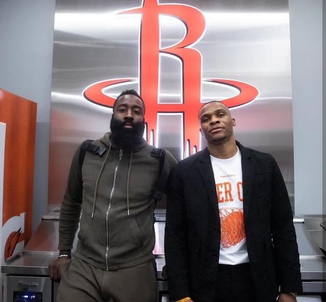 意甲积分榜：争冠白热化，米兰1球净胜球优势领先那不勒斯居首（意甲积分榜焦灼：米兰以1球净胜优势力压那不勒斯领跑）