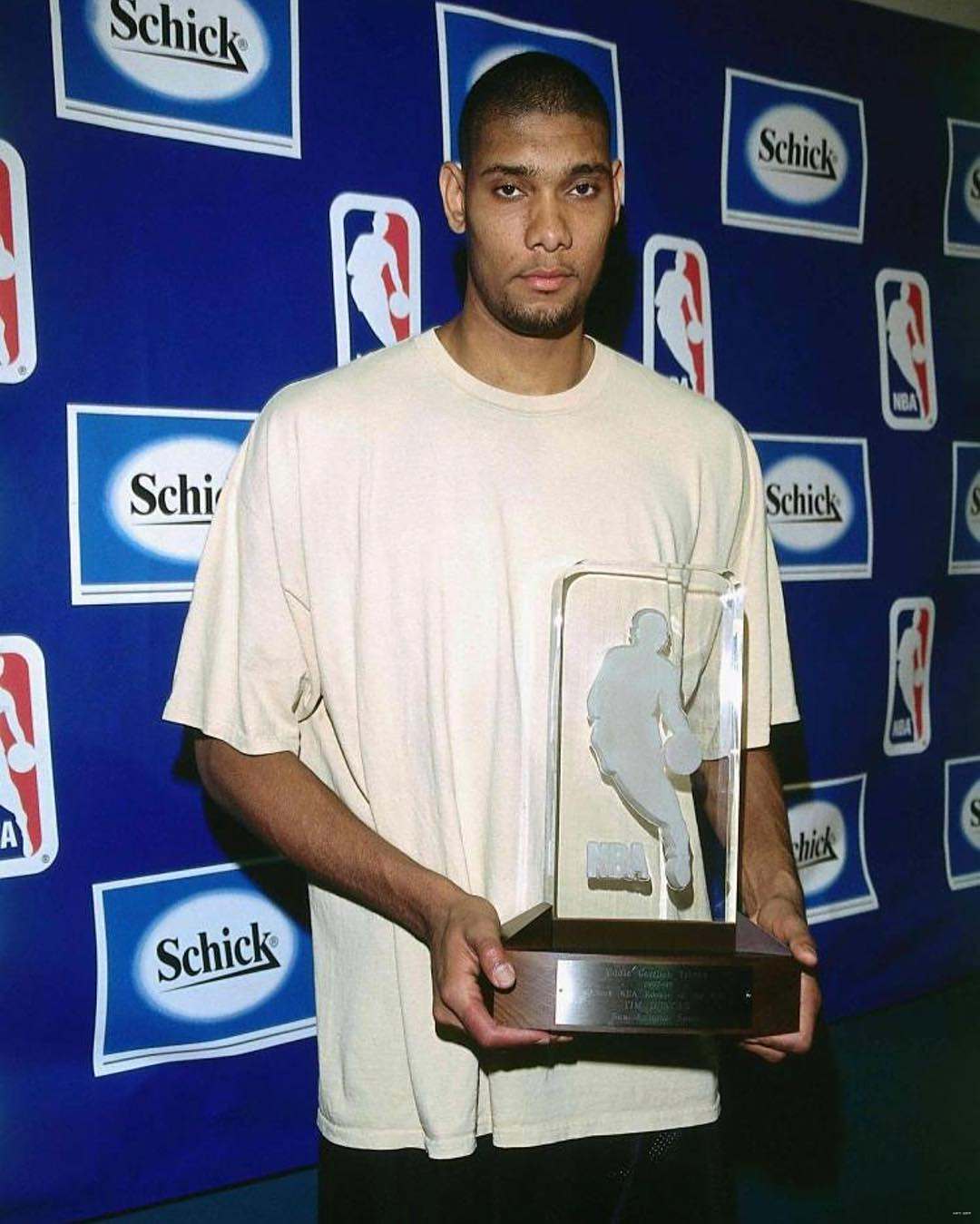 NBA：独行侠轻取公牛 东契奇收获准三双（NBA：独行侠大胜公牛，东契奇险些三双）