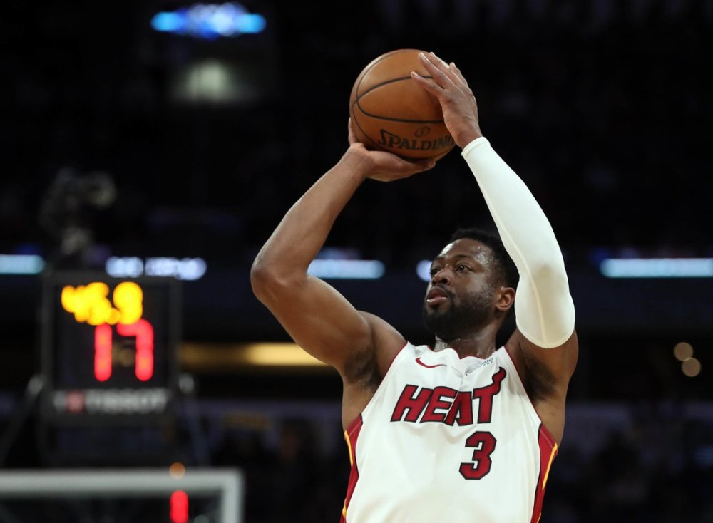 记者：申花将给球员放短假，12月2日重新集中备战广岛三箭（申花为球员安排短暂假期，12月2日再度集结备战广岛三箭）