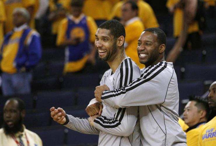 中场核心助攻连续上升，带动全队（中场大脑助攻连涨，盘活全队）