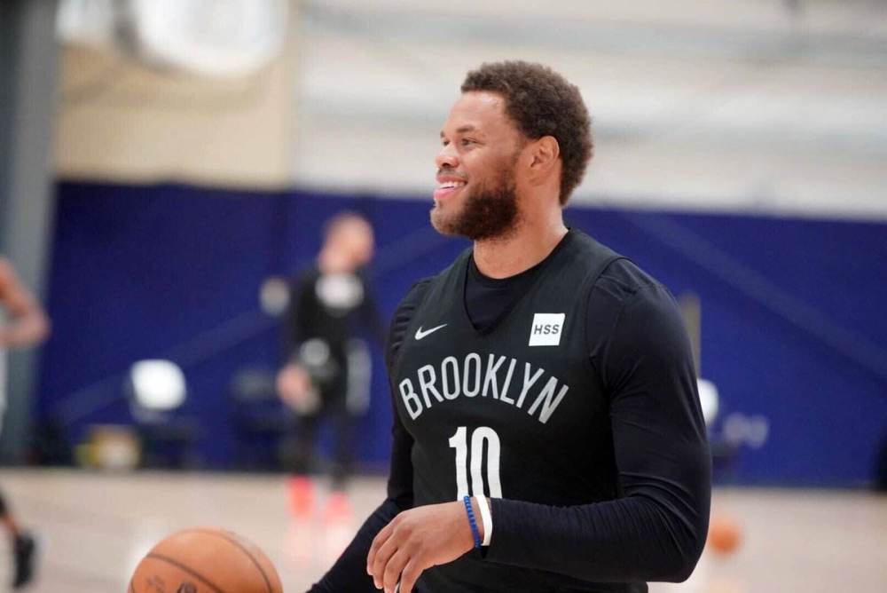 小蜘蛛谈与巴萨的传闻：这并不让我困扰，我尽量不去过多关注（小蜘蛛回应巴萨传闻：不受影响，尽量少关注）