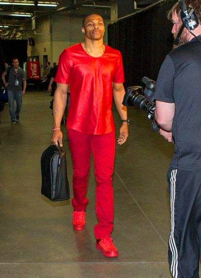 布伦森半场26分＆唐斯准两双，尼克斯17分领先猛龙（布伦森半场砍26分，唐斯准两双，尼克斯领先猛龙17分）