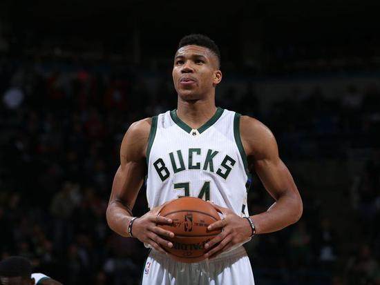 强强较量，巴黎vs拜仁是欧冠联赛阶段首次前两名球队直接交手（欧冠本阶段首次榜首之争：巴黎大战拜仁）