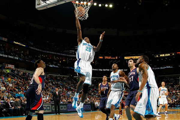 NBA球队战术解析：雄鹿防守策略调整,（NBA战术深度解读：雄鹿防守体系的调整）