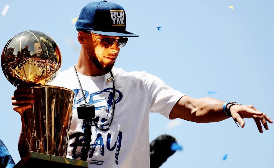 博主：皇马已经至少接触两名教练，但齐达内不会回归（博主称：皇马已接触至少两位主帅，齐达内无缘回归）