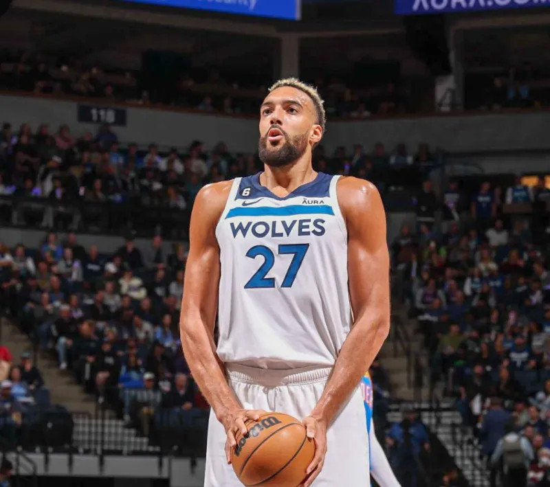 阿斯：吕迪格接近复出，目标重夺皇马首发位置并剑指世界杯（阿斯：吕迪格复出在望，力拼重返皇马首发并冲击世界杯）