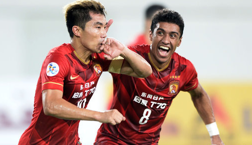 热议！韩国全能国脚遭中超多队哄抢，浙江在列，买断费100万美元（韩国全能国脚成中超香饽饽，浙江参与争夺，买断价100万美元）